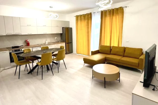 Shtepi me qera 2+1 ne Tirane - 70,000 Leke
