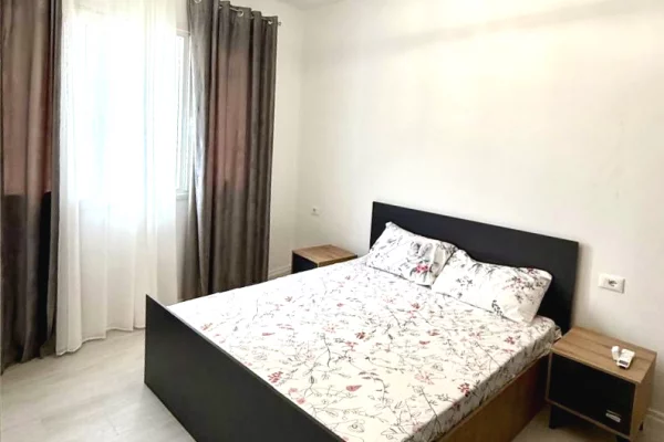 Shtepi me qera Apartament ne Tirane, 2+1, Mobilimi E mobiluar, Pagesa 70,000  Leke.