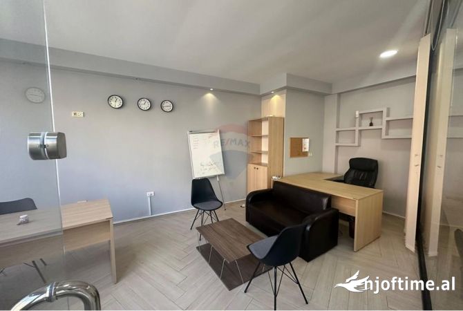 Business Property for Rent 3+1 in Tirana - 650 Euro