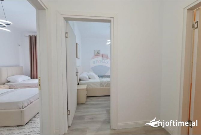 Shtepi ne shitje Apartament ne Tirane, 2+1, Mobilimi E mobiluar, Pagesa 138,000  Euro.