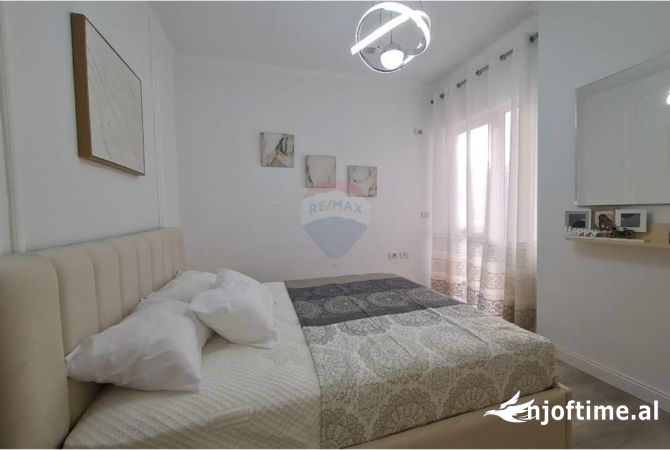 Shtepi ne shitje Apartament ne Tirane, 2+1, Mobilimi E mobiluar, Pagesa 138,000  Euro.