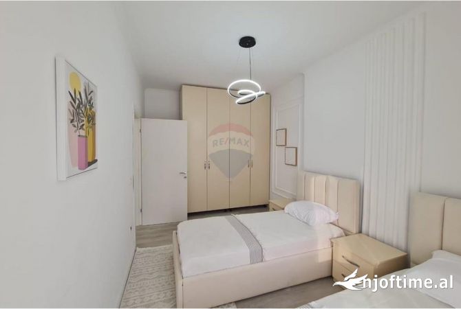 Shtepi ne shitje Apartament ne Tirane, 2+1, Mobilimi E mobiluar, Pagesa 138,000  Euro.