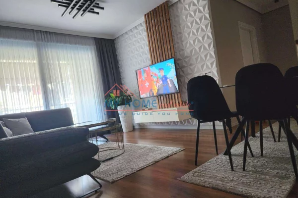 Appartamento in affitto a Tirana 2+1, Arredato