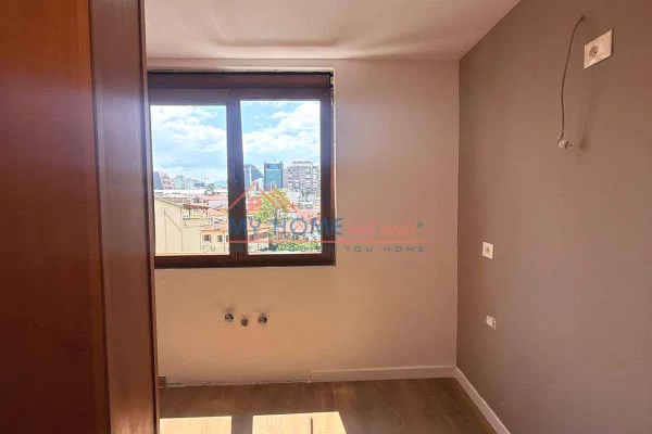 Shtepi ne shitje Apartament ne Tirane, 1+1, Mobilimi Pjeserisht e mobiluar, Pagesa 327,000  Euro.