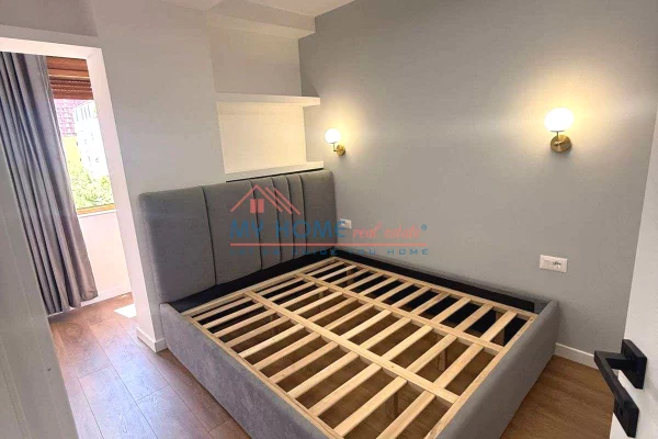 Shtepi ne shitje Apartament ne Tirane, 1+1, Mobilimi Pjeserisht e mobiluar, Pagesa 327,000  Euro.