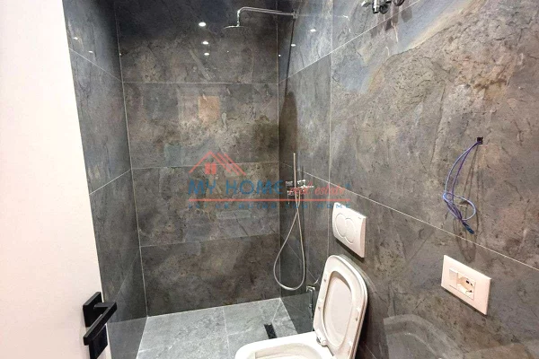 Shtepi ne shitje Apartament ne Tirane, 1+1, Mobilimi Pjeserisht e mobiluar, Pagesa 327,000  Euro.