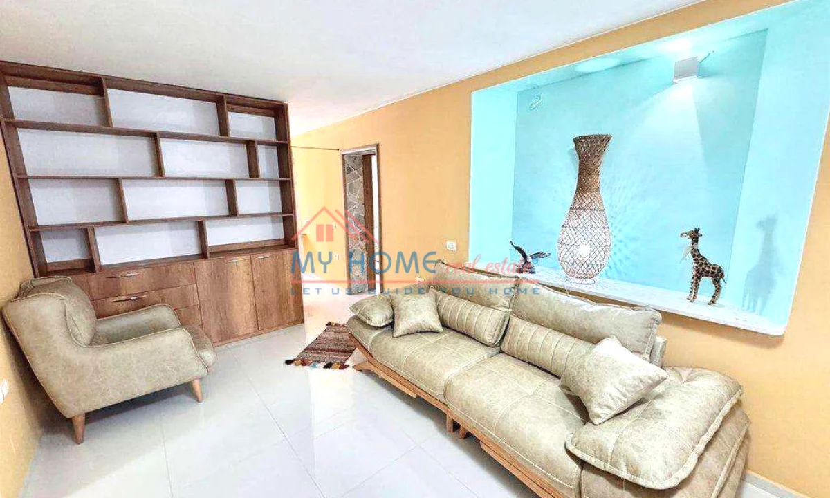 Shtepi me qera Apartament ne Tirane, 2+1, Mobilimi E mobiluar, Pagesa 800  Euro.
