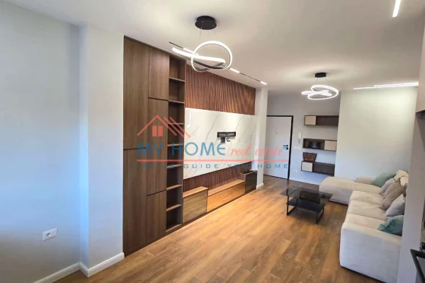 Shtepi ne shitje Apartament ne Tirane, 2+1, Mobilimi E mobiluar, Pagesa 239,000  Euro.