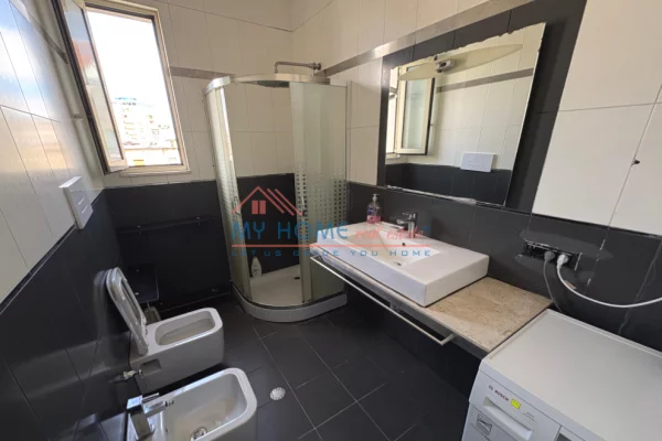 Shtepi me qera Apartament ne Tirane, 2+1, Mobilimi E mobiluar, Pagesa 65,000  Leke.