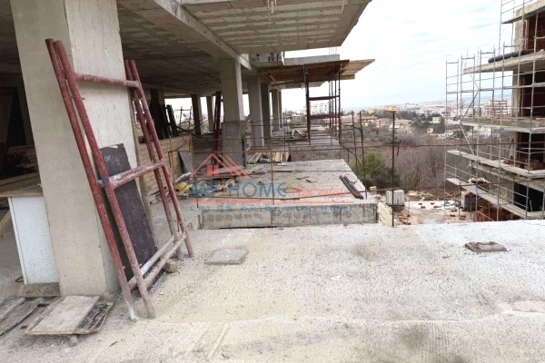 Shtepi ne shitje Apartament ne Tirane, 2+1, Mobilimi Bosh, pa mobiluar, Pagesa 171,000  Euro.