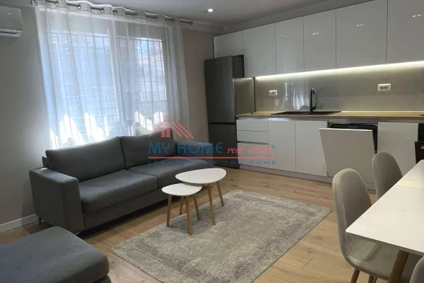 Shtepi me qera Apartament ne Tirane, 1+1, Mobilimi E mobiluar, Pagesa 60,000  Leke.