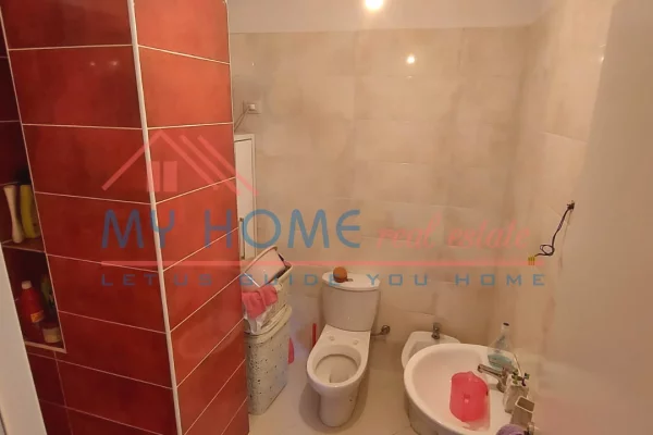 Shtepi me qera Apartament ne Tirane, 2+1, Mobilimi E mobiluar, Pagesa 70,000  Leke.