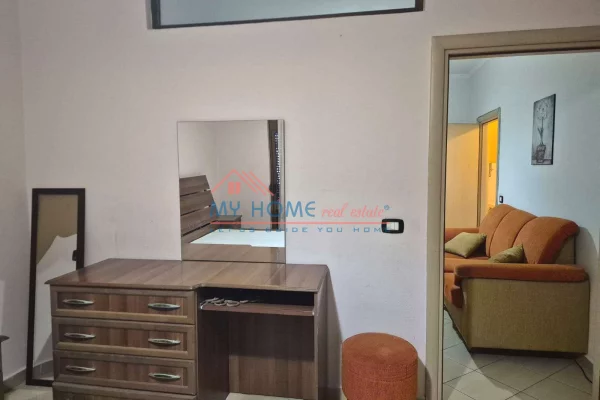 Shtepi me qera Apartament ne Tirane, 1+1, Mobilimi E mobiluar, Pagesa 45,000  Leke.