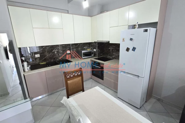 Shtepi me qera Apartament ne Tirane, 1+1, Mobilimi E mobiluar, Pagesa 50,000  Leke.
