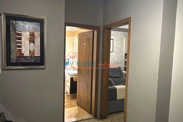 Appartamento in affitto a Tirana 2+1, Arredato