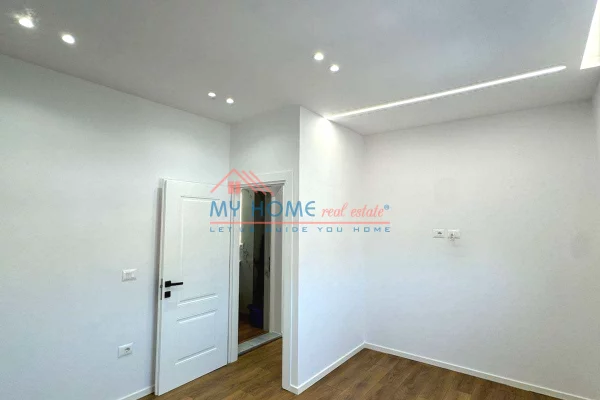 Shtepi ne shitje Apartament ne Tirane, 2+1, Mobilimi Bosh, pa mobiluar, Pagesa 168,000  Euro.