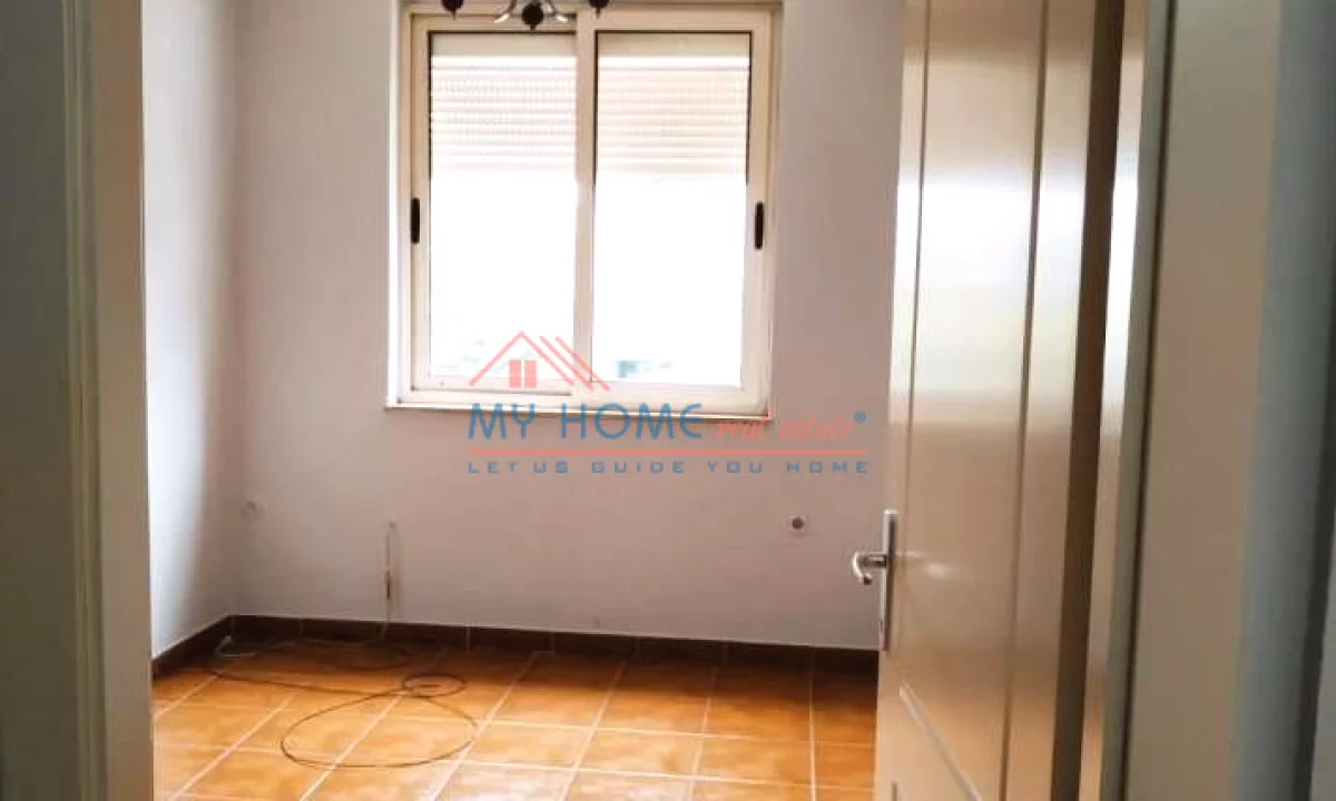 Zyre me Qira 21 Dhjetori Tirane