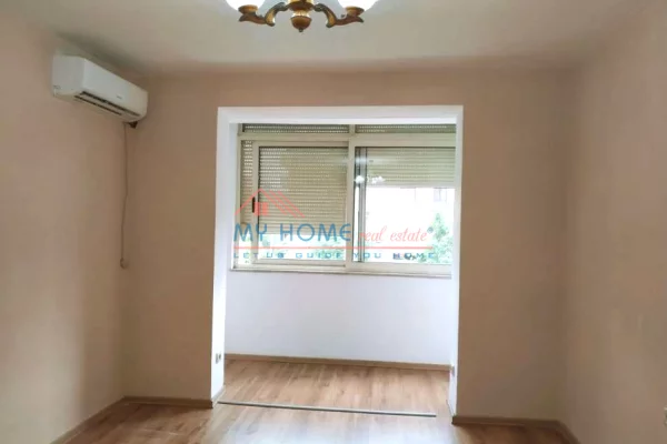 Zyre me Qira 21 Dhjetori Tirane