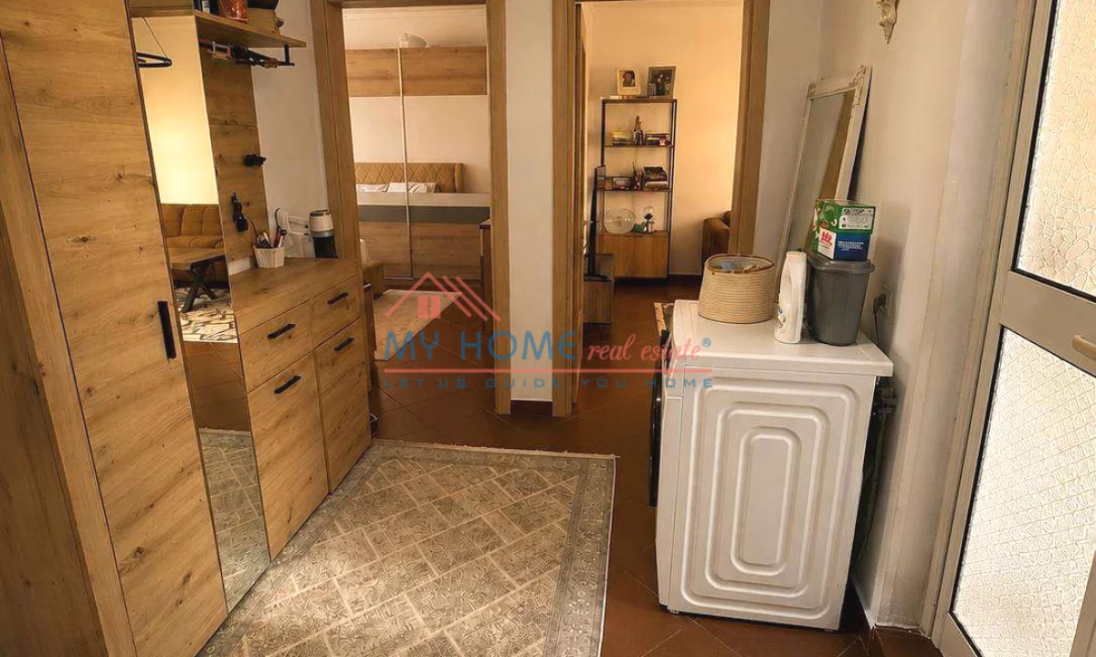 Shtepi ne shitje Apartament ne Tirane, 1+1, Mobilimi E mobiluar, Pagesa 125,000  Euro.