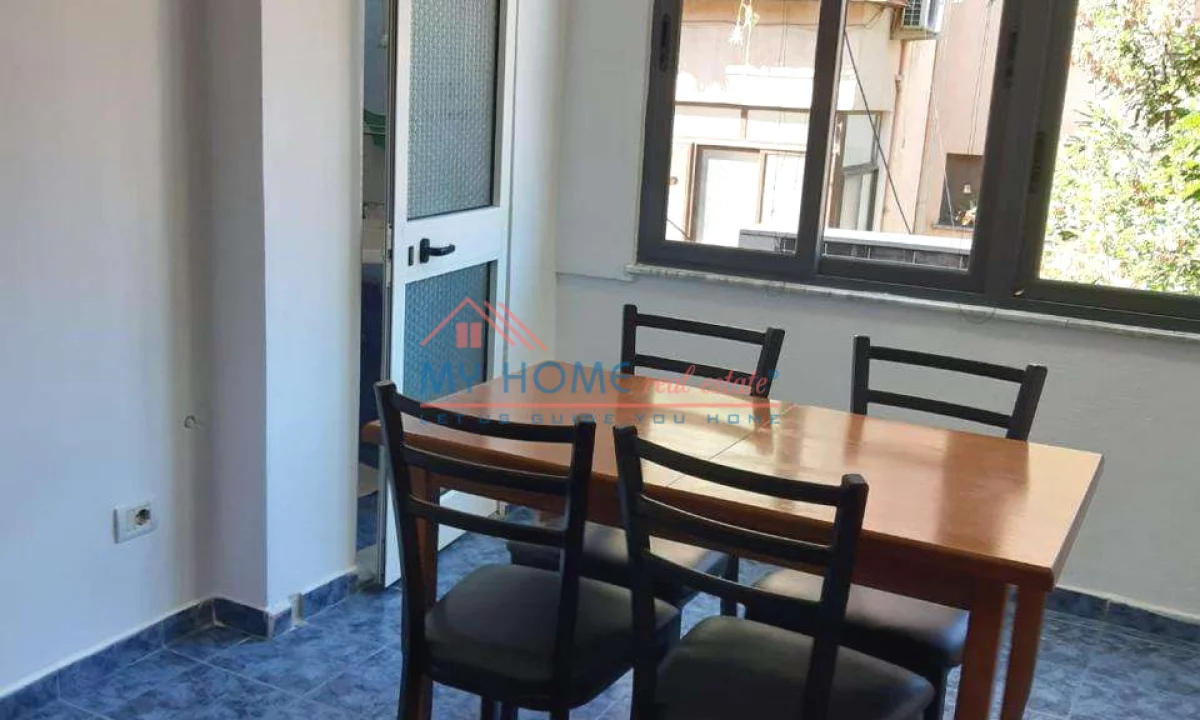 Shtepi me qera Apartament ne Tirane, Garsoniere, Mobilimi E mobiluar, Pagesa 40,000  Leke.