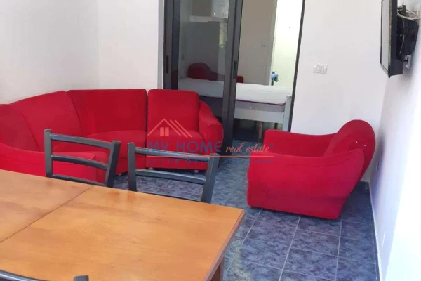 Shtepi me qera Apartament ne Tirane, Garsoniere, Mobilimi E mobiluar, Pagesa 40,000  Leke.