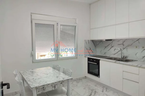Shtepi me qera Apartament ne Tirane, 1+1, Mobilimi E mobiluar, Pagesa 60,000  Leke.