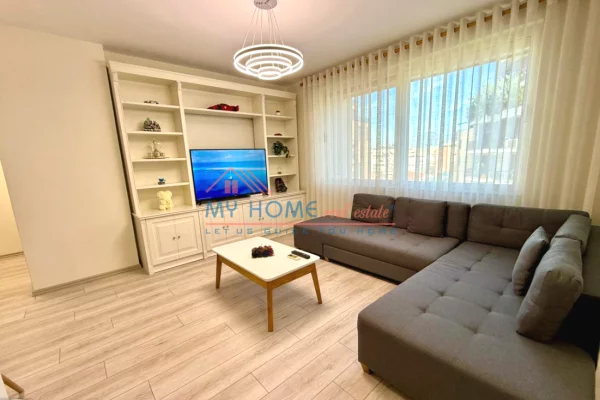 Shtepi me qera Apartament ne Tirane, 1+1, Mobilimi E mobiluar, Pagesa 900  Euro.