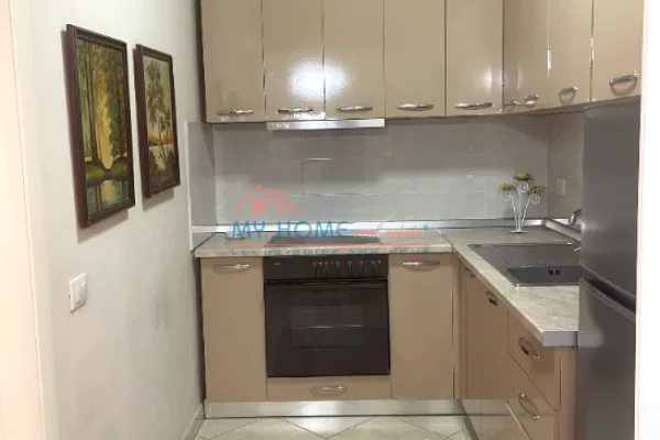 Shtepi me qera Apartament ne Tirane, 1+1, Mobilimi E mobiluar, Pagesa 650  Euro.