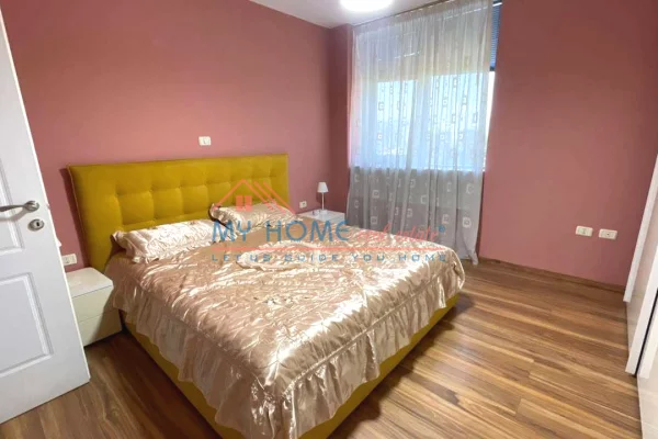 Shtepi me qera Apartament ne Tirane, 2+1, Mobilimi E mobiluar, Pagesa 900  Euro.