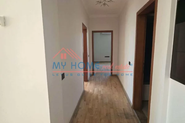 Shtepi ne shitje Apartament ne Tirane, 2+1, Mobilimi Bosh, pa mobiluar, Pagesa 410,000  Euro.