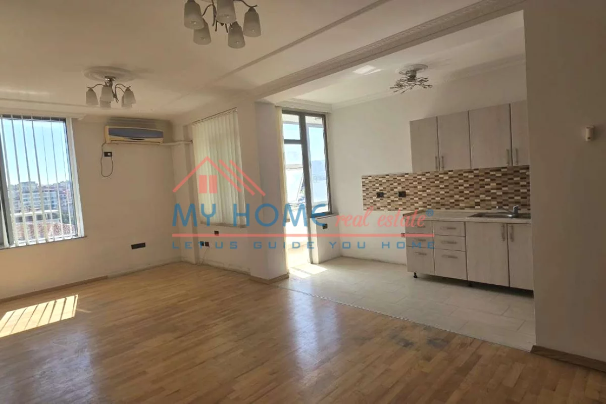 Shtepi ne shitje Apartament ne Tirane, 2+1, Mobilimi Bosh, pa mobiluar, Pagesa 410,000  Euro.