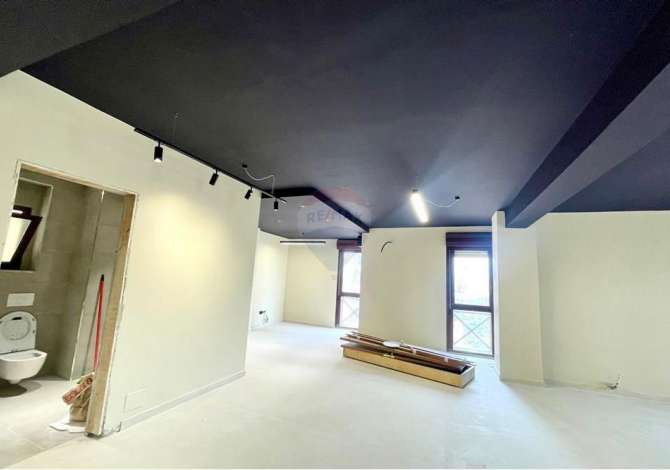 AMBIENT ZYRE ME QIRA TE TORRE DRINI