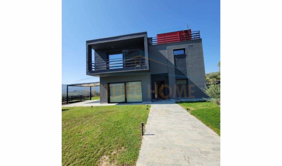 Villa di lusso in vendita a Tirana 4+1, Arredato