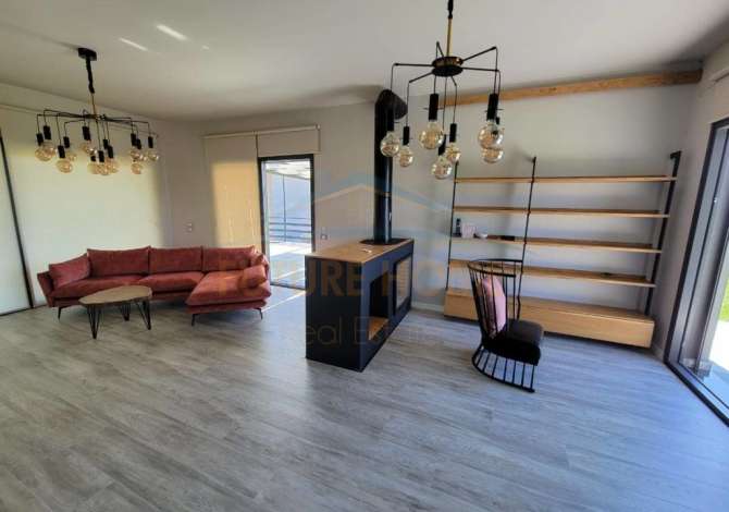 Villa di lusso in vendita a Tirana 4+1, Arredato