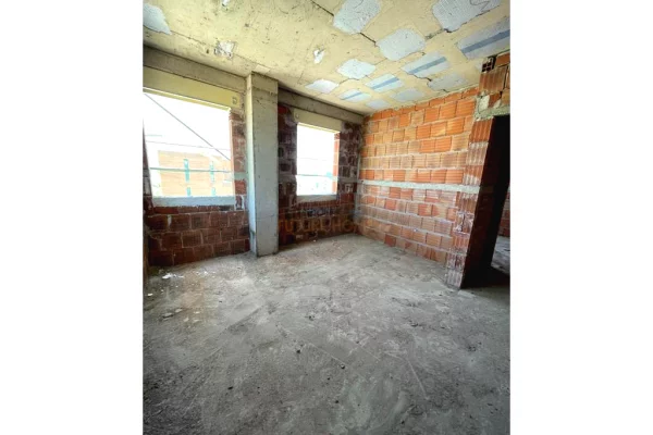 Shtepi ne shitje Apartament ne Tirane, 2+1, Mobilimi Bosh, pa mobiluar, Pagesa 109,000  Euro.