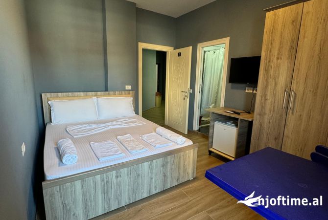 Shtepi ne shitje Apartament ne Durres, 2+1, Mobilimi E mobiluar, Pagesa 160,500  Euro.