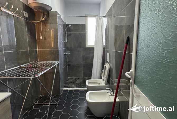 Shtepi ne shitje Apartament ne Durres, 2+1, Mobilimi E mobiluar, Pagesa 160,500  Euro.
