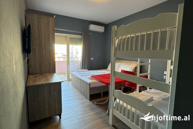 Shtepi ne shitje Apartament ne Durres, 2+1, Mobilimi E mobiluar, Pagesa 160,500  Euro.