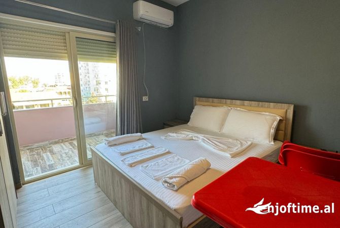 Shtepi ne shitje Apartament ne Durres, 2+1, Mobilimi E mobiluar, Pagesa 160,500  Euro.