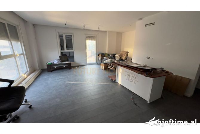 Business Property for Rent 1+1 in Tirana - 700 Euro