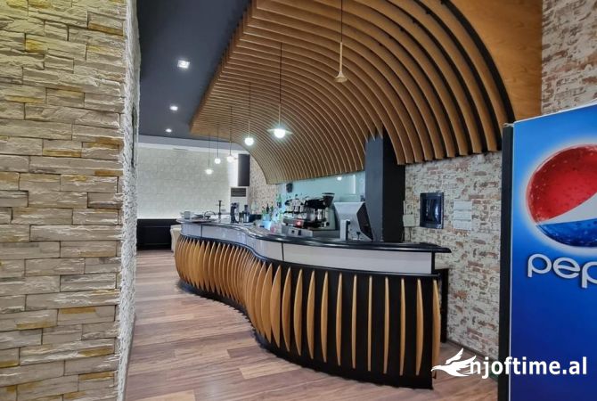 Ambiente Commerciale in Vendita 2+1 a Elbasan - 132,000 Euro