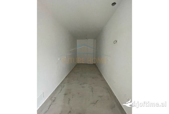 Appartamento in vendita a Tirana 1+1, Vuoto