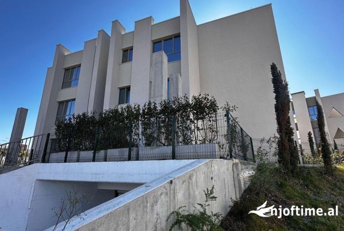 Shtepi ne shitje Apartament ne Tirane, 2+1, Mobilimi Bosh, pa mobiluar, Pagesa 377,000  Euro.