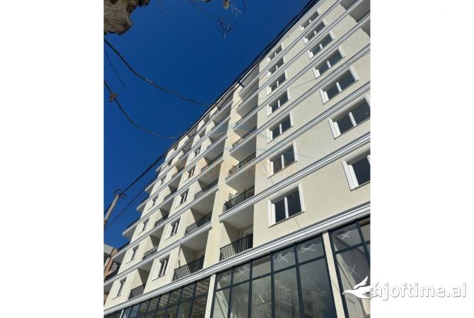Shtepi ne shitje Apartament ne Tirane, 2+1, Mobilimi Bosh, pa mobiluar, Pagesa 79,400  Euro.
