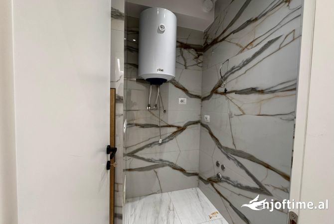 Business Property for Rent 3+1 in Tirana - 700 Euro