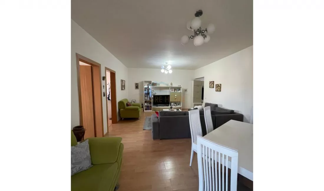 Shtepi ne shitje Apartament ne Tirane, 2+1, Mobilimi E mobiluar, Pagesa 190,000  Euro.