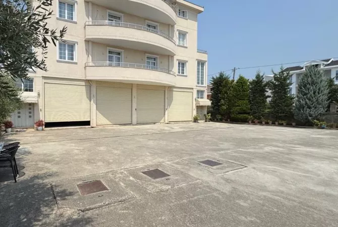 Business Property for Rent 4+1 in Tirana - 1,000 Euro