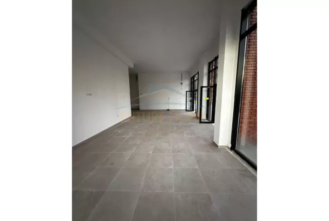Business Property for Rent 1+1 in Tirana - 1,600 Euro