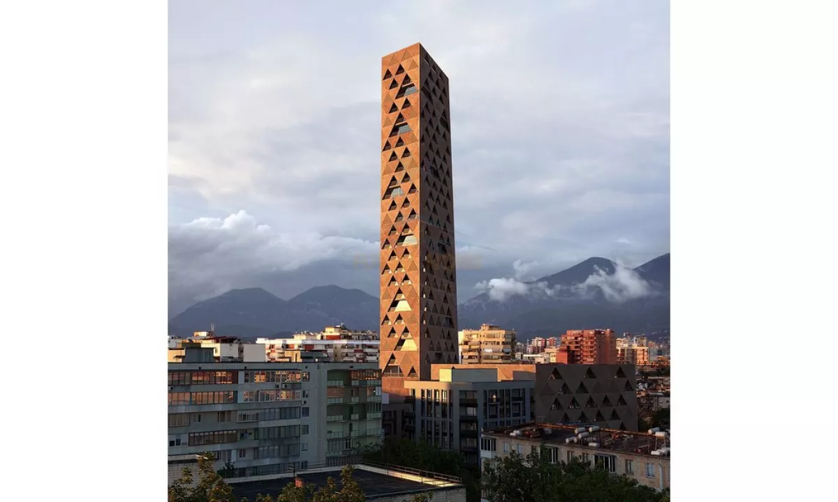 Shtepi ne shitje Apartament ne Tirane, 2+1, Mobilimi Bosh, pa mobiluar, Pagesa 230,000  Euro.