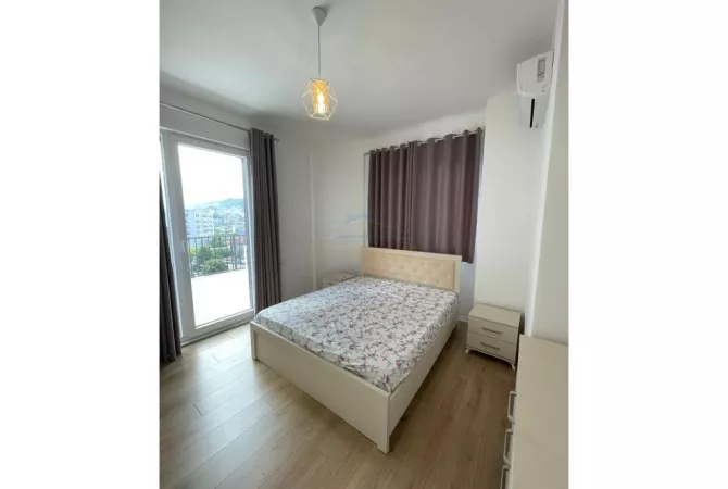 Shtepi ne shitje Apartament ne Tirane, 2+1, Mobilimi E mobiluar, Pagesa 180,000  Euro.